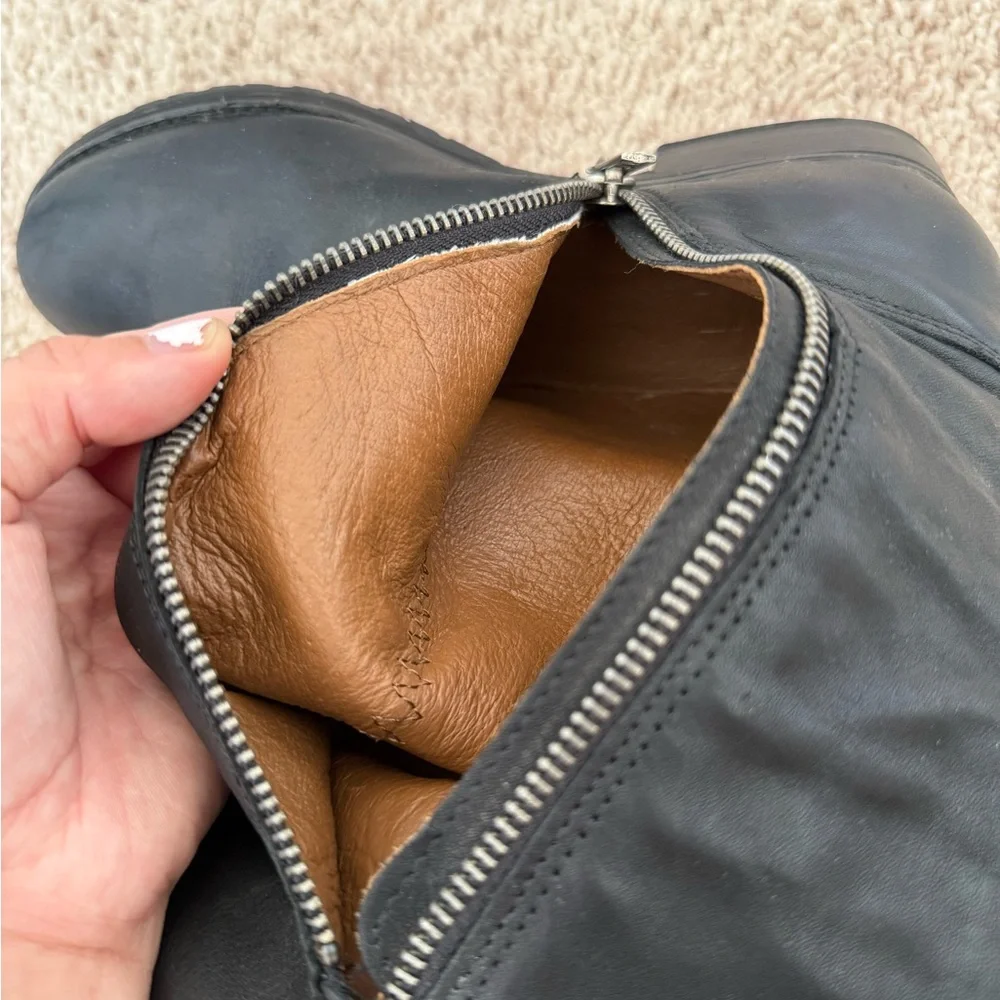 Frye Melissa Leather Over-The-Knee‎ Boots in black size 6